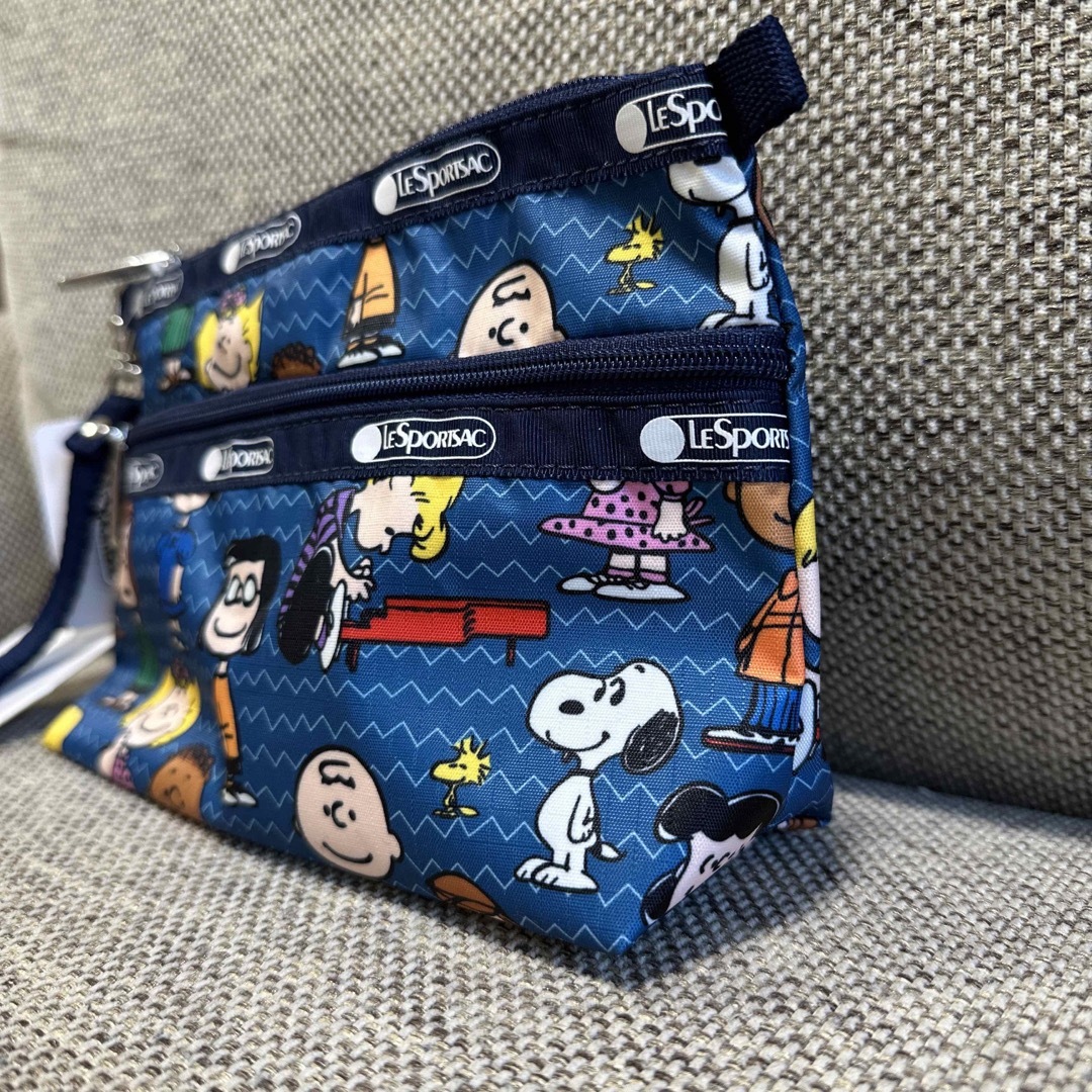 LeSportsac(レスポートサック)のレスポートサック　スヌーピー　2段　ポーチ　 レディースのファッション小物(ポーチ)の商品写真