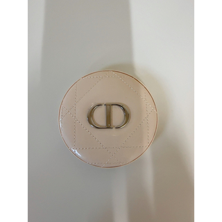 ディオール(Dior)のディオール スキンフォーエヴァークチュールルミナイザー002(フェイスカラー)