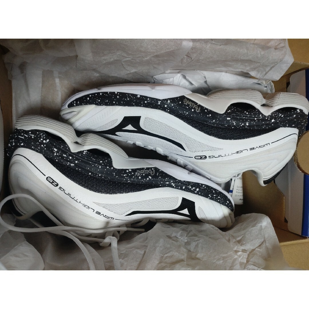 MIZUNO(ミズノ)のMIZUNO WAVE LIGHTNING Z6 V1GA200009 サイズ… スポーツ/アウトドアのスポーツ/アウトドア その他(バレーボール)の商品写真