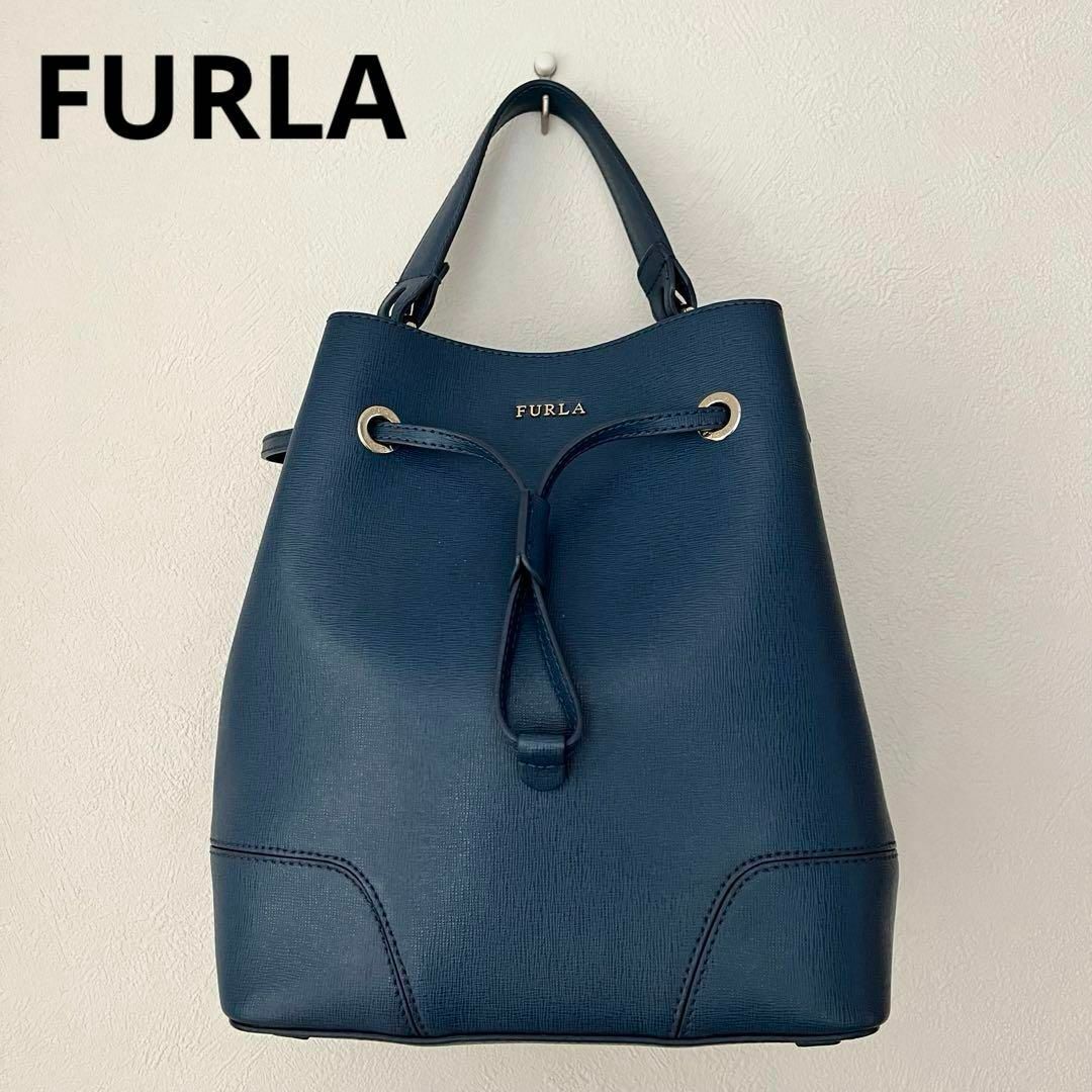 Furla(フルラ)の【美品】 FURLA フルラ ステイシー 巾着 バケット お出掛け 通勤 通学 レディースのバッグ(ハンドバッグ)の商品写真