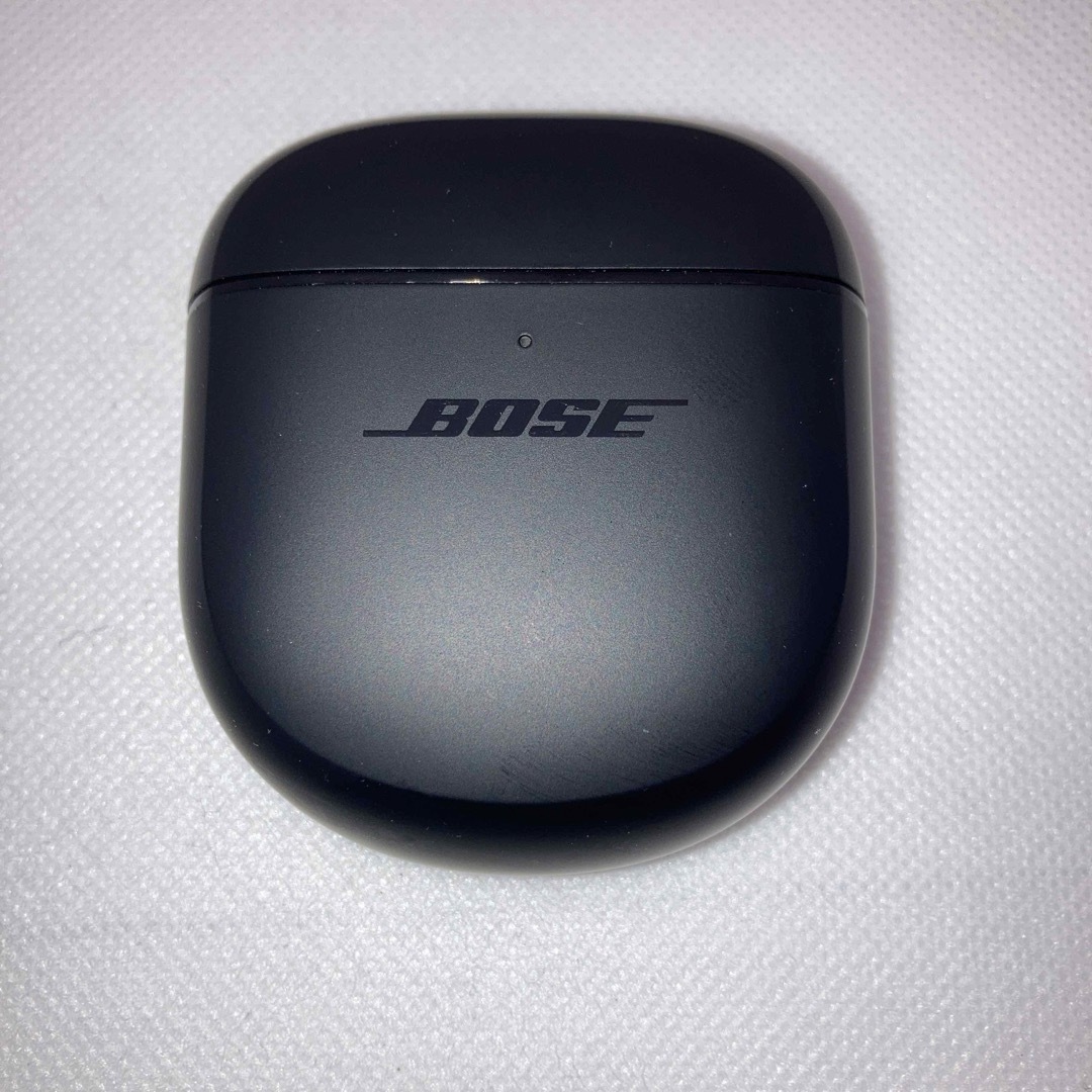 BOSE(ボーズ)の超美品　Bose QuietComfort Earbuds ii 充電ケース　黒 スマホ/家電/カメラのオーディオ機器(ヘッドフォン/イヤフォン)の商品写真