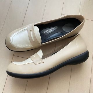 リゲッタ(Re:getA)のRegetAリゲッタバイカラーアイボリー ベージュローファーパンプスLL新品(ローファー/革靴)