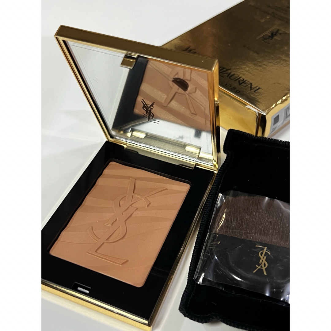 Yves Saint Laurent Beaute(イヴサンローランボーテ)の未使用保管品　イヴサンローラン　サハリエンヌ　フェイスパウダー　01 コスメ/美容のベースメイク/化粧品(フェイスパウダー)の商品写真