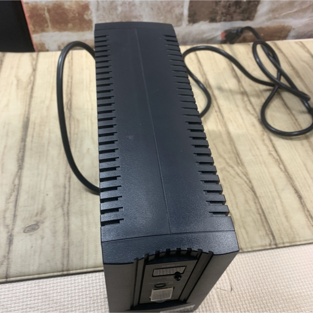 オムロン 無停電電源装置UPS  350VA／210W BY35S スマホ/家電/カメラのPC/タブレット(PC周辺機器)の商品写真