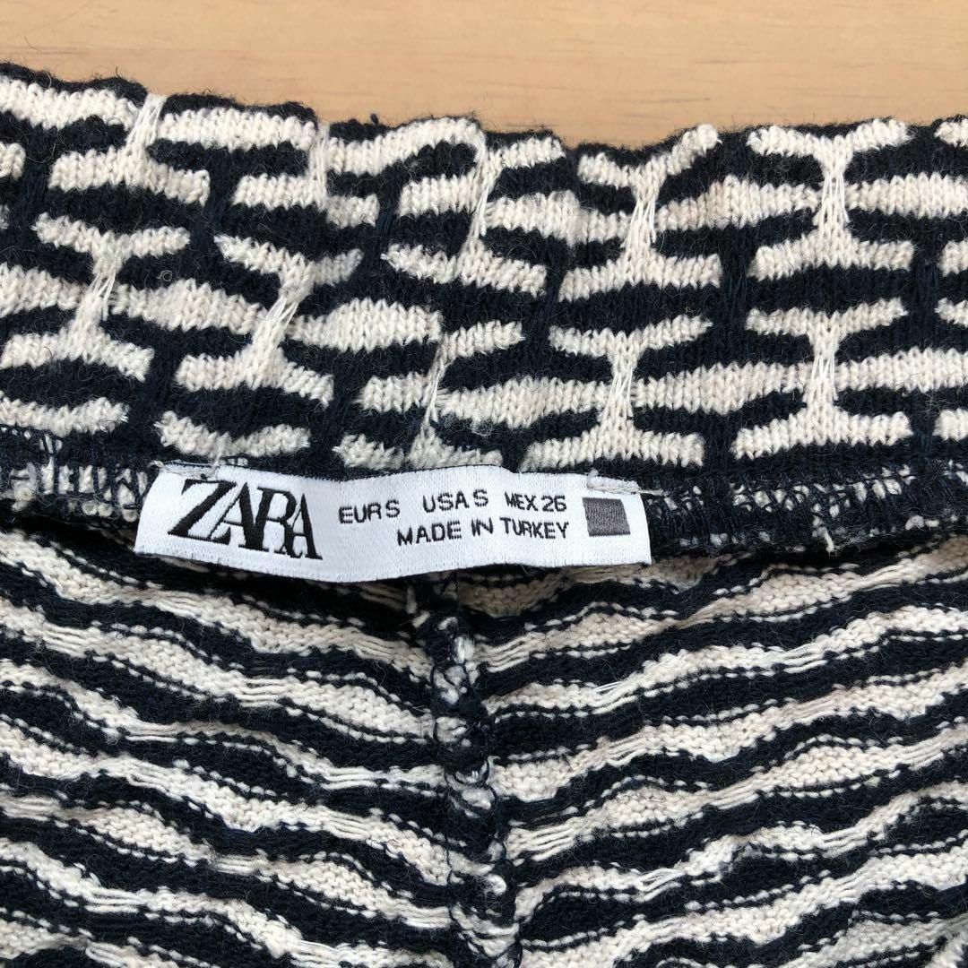 ZARA(ザラ)のZARA ザラ　総柄ニットパンツ　ハイウエスト　小さいサイズ　S レディースのパンツ(カジュアルパンツ)の商品写真