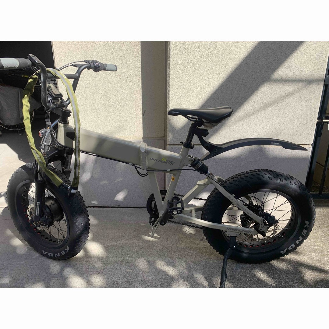折り畳み電動自転車　新品近い　要確認 スポーツ/アウトドアの自転車(自転車本体)の商品写真