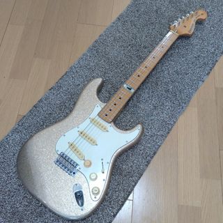 格安ストラト送料込ギターGuitar音出し確認済ロゴ消しカスタム不明