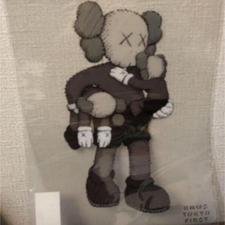 KAWS TOKYO  FIRST展 クリアファイル1枚(クリアファイル)