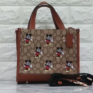 入手困難 coach ダンボ ディズニー Disney ボディバッグ ポーチ 入手困難 coach ダンボ ディズニー Disney ボディバッグ ポーチ