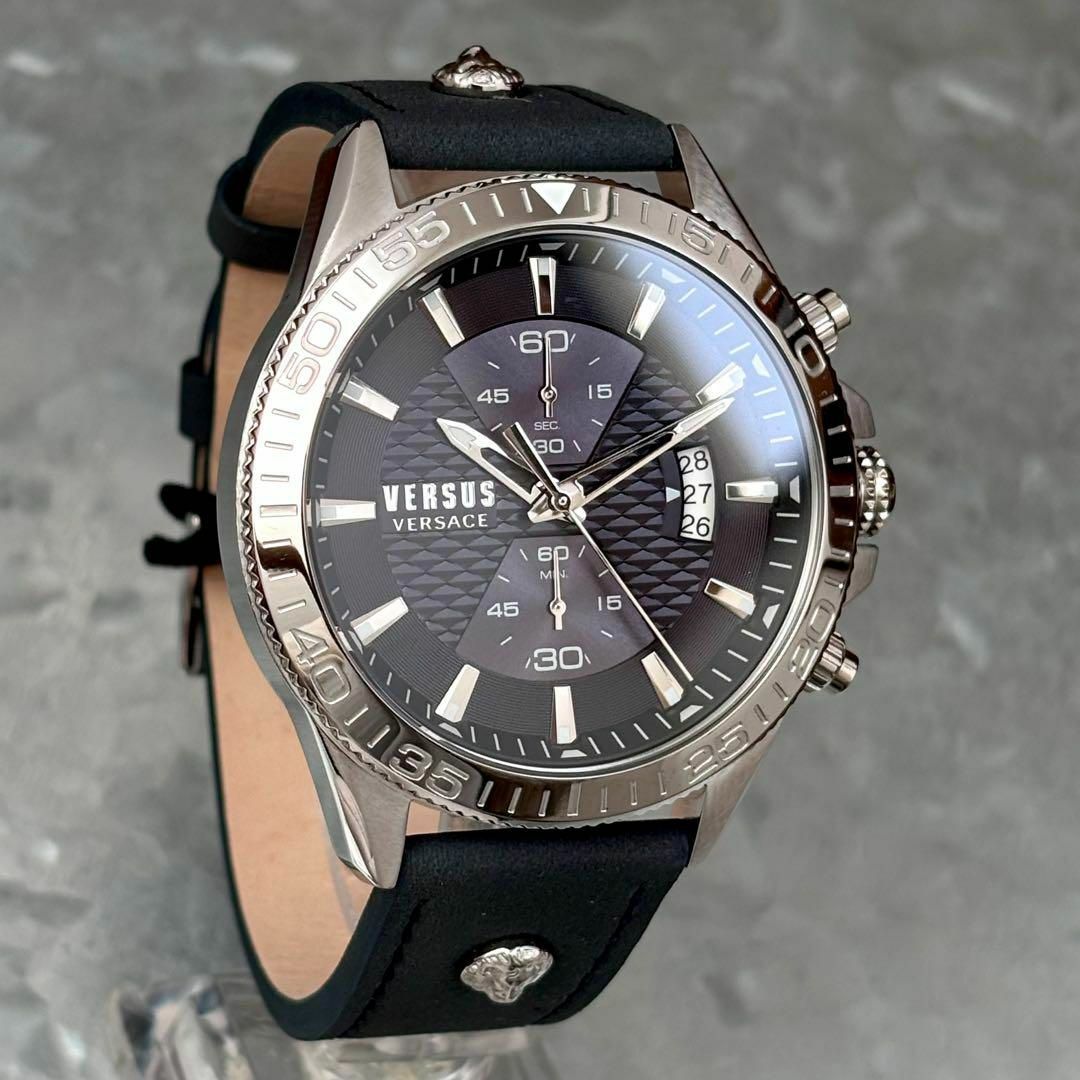 VERSACE(ヴェルサーチ)の新品ヴェルサス/ヴェルサーチ メンズ腕時計シルバー/ネイビー（濃紺）クロノグラフ メンズの時計(腕時計(アナログ))の商品写真