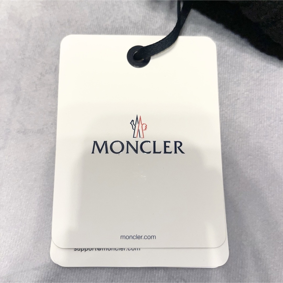 MONCLER(モンクレール)の✨新品✨MONCLER ニット帽　ビーニーキャップ　3B00037 A9327 レディースの帽子(ニット帽/ビーニー)の商品写真