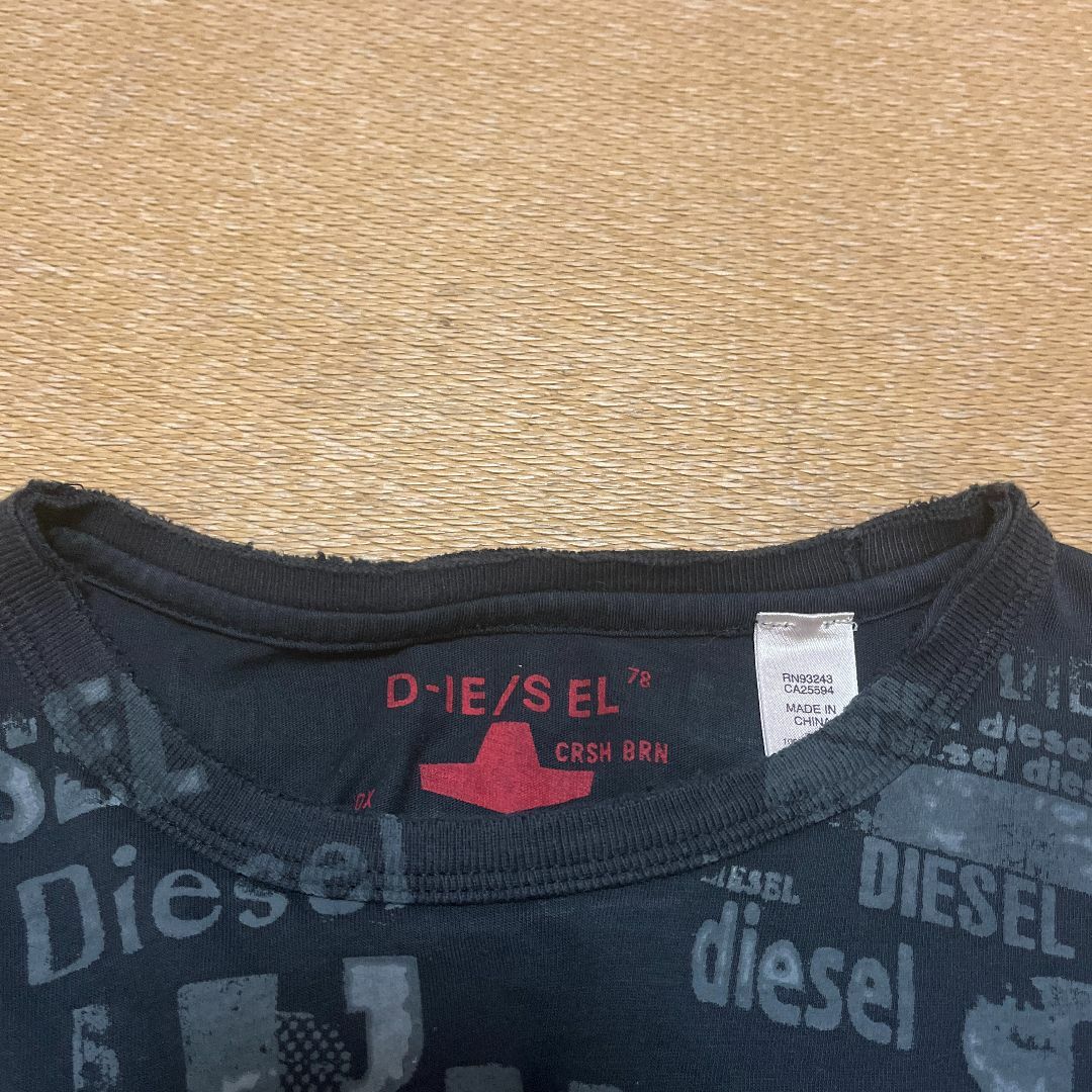 DIESEL(ディーゼル)のDIESEL カットソー ダメージロングTシャツ　プリント 黒 サイズS メンズのトップス(Tシャツ/カットソー(七分/長袖))の商品写真