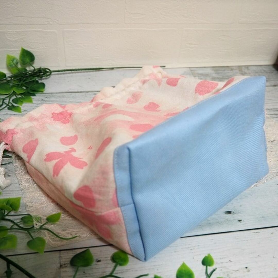 桜と青空のイメージ♪お弁当袋 巾着ポーチ ハンドメイドのファッション小物(ポーチ)の商品写真