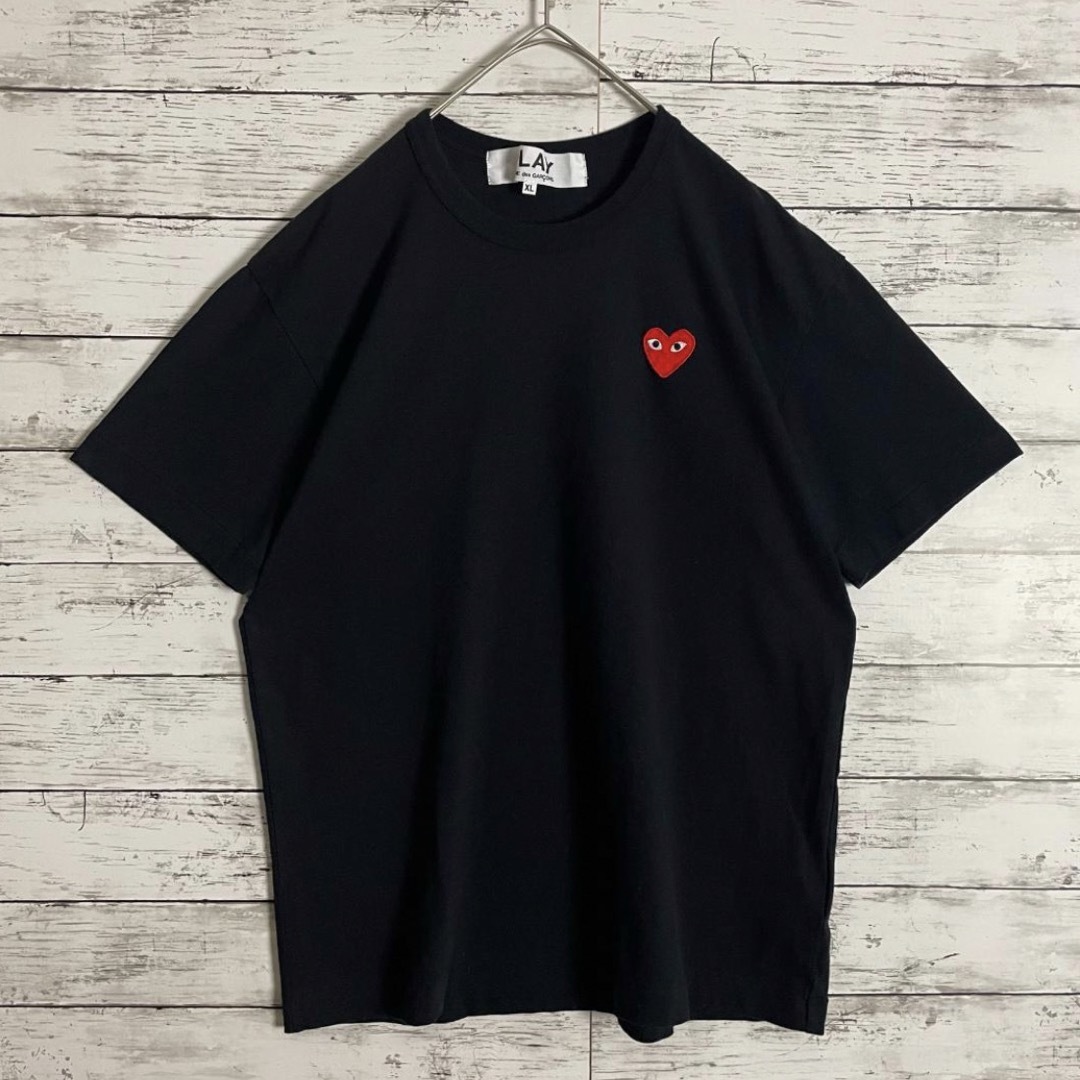 COMME des GARCONS(コムデギャルソン)の【即完売モデル】プレイコムデギャルソン ハート ワンポイント刺繍ロゴ tシャツ メンズのトップス(Tシャツ/カットソー(半袖/袖なし))の商品写真