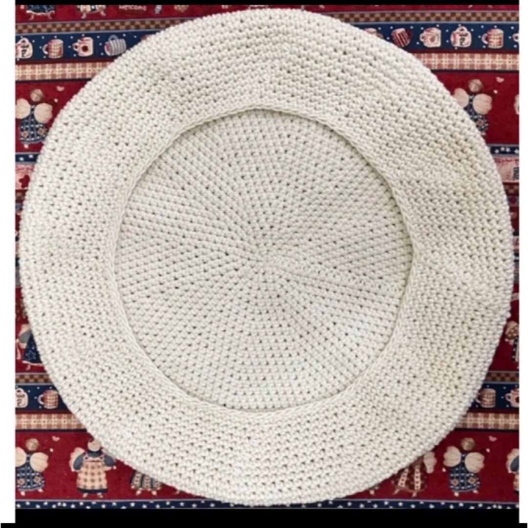 ハンドメイド　手編み　ベレー帽　年中使える綿100 白 レディースの帽子(ハンチング/ベレー帽)の商品写真