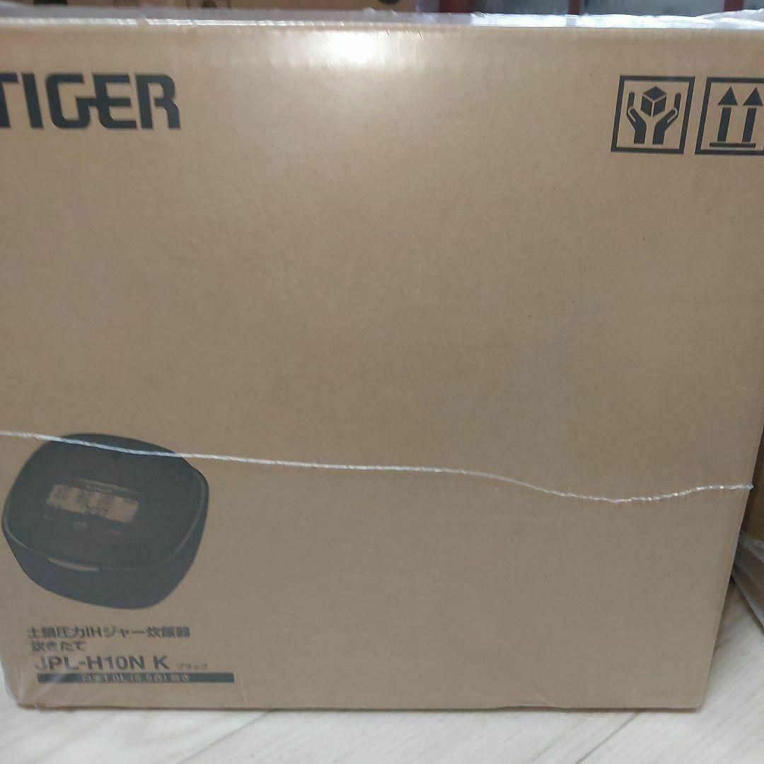 TIGER(タイガー)の新品未開封　タイガー魔法瓶(TIGER) 炊飯器 ブラック JPL-H10NK スマホ/家電/カメラの調理家電(炊飯器)の商品写真