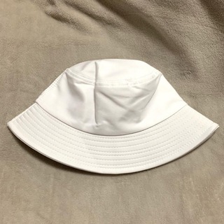 新品未使用　バケットハット　ホワイト　白　帽子　バケハ(ハット)