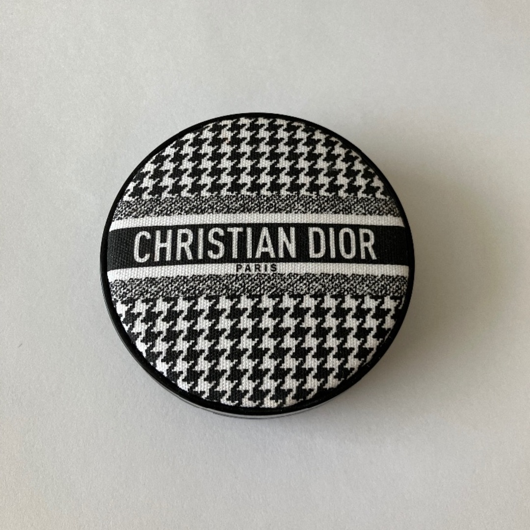 Dior(ディオール)の4月中に捨てます　🟥最終値下げ　限定　Dior クッションファンデケース コスメ/美容のベースメイク/化粧品(ファンデーション)の商品写真