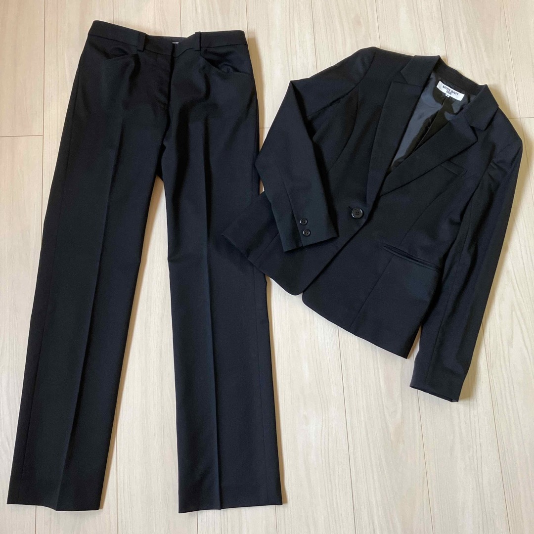 NATURAL BEAUTY BASIC(ナチュラルビューティーベーシック)のNATURAL BEAUTY BASIC  パンツスーツ　黒 レディースのフォーマル/ドレス(スーツ)の商品写真