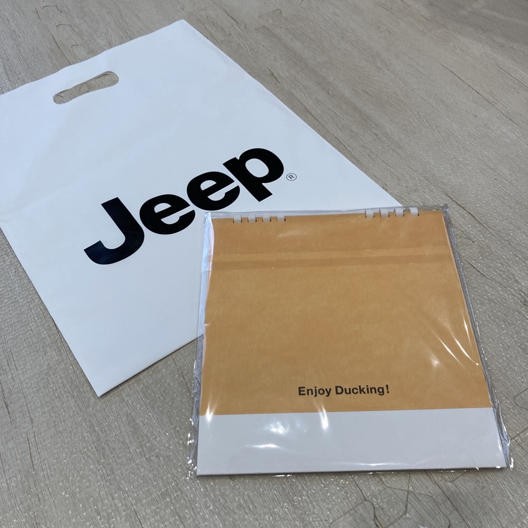 Jeep(ジープ)の【JEEP】2024年卓上カレンダー インテリア/住まい/日用品の文房具(カレンダー/スケジュール)の商品写真