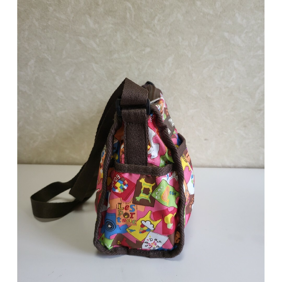 LeSportsac(レスポートサック)の◆LeSportsac レスポートサック◆カラフルシャツ柄 ショルダーバッグ レディースのバッグ(ショルダーバッグ)の商品写真