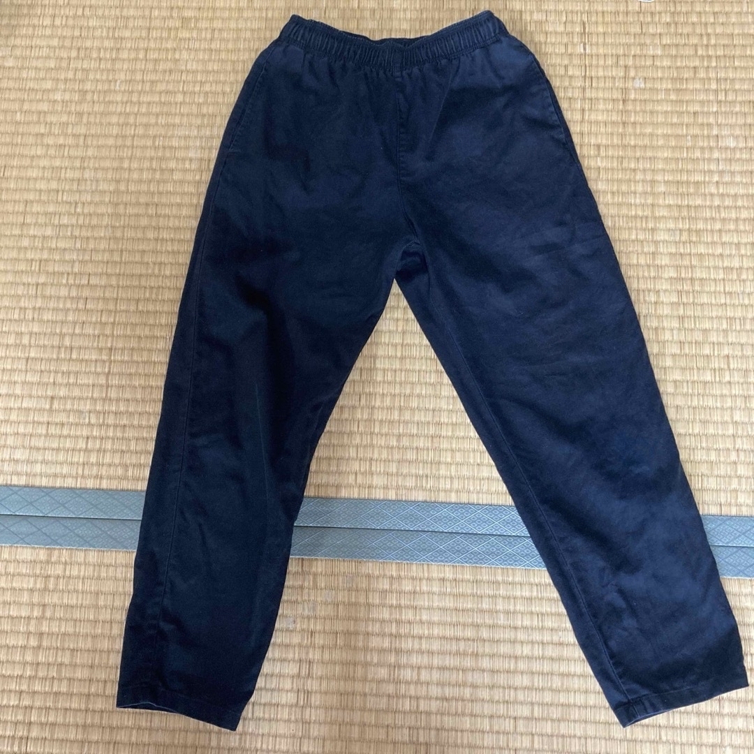 GU(ジーユー)のGU140綿黒色パンツ＆ノーカラーシャツ140 キッズ/ベビー/マタニティのキッズ服男の子用(90cm~)(パンツ/スパッツ)の商品写真