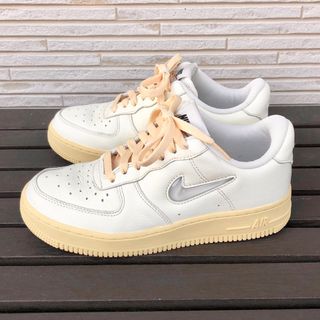 ナイキ(NIKE)の最終値下げ NIKE WMNS AIR FORCE ナイキ エア フォース ワン(スニーカー)