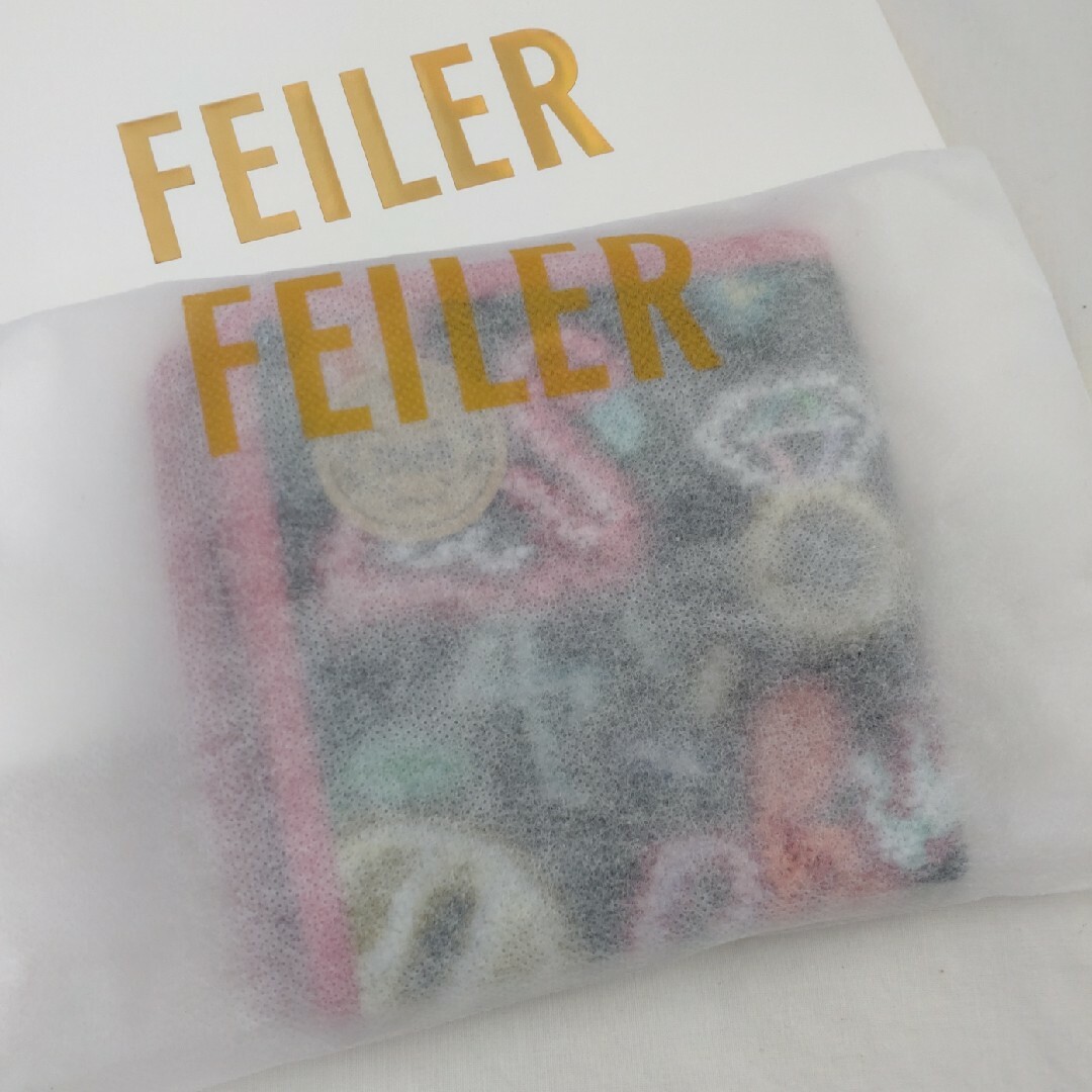 FEILER(フェイラー)の《新品》FEILER  ラブラリーネオン ハンカチ レディースのファッション小物(ハンカチ)の商品写真