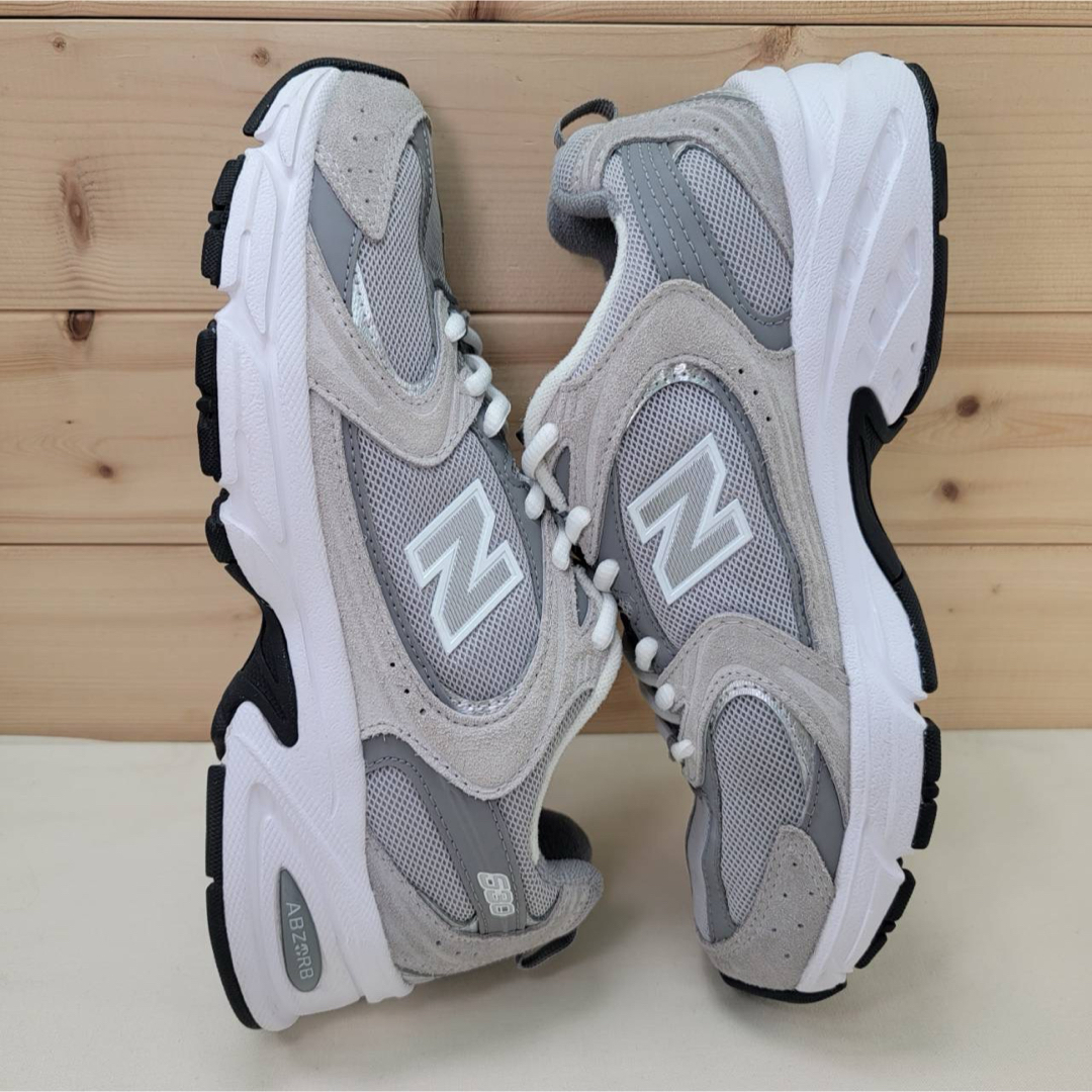 New Balance(ニューバランス)のニューバランス MR530CK グレー 24.5cm レディースの靴/シューズ(スニーカー)の商品写真