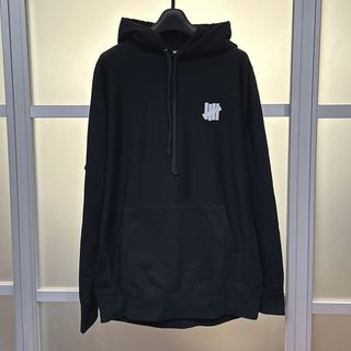 UNDEFEATED - 【美品】UNDEFEATED パーカー　Mサイズ