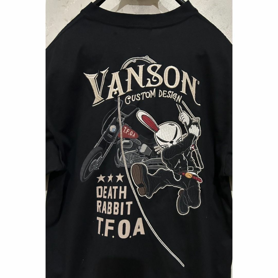 VANSON(バンソン)の＊VANSON×T.F.O.A デスラビット 刺繍 Vネック 半袖Tシャツ L メンズのトップス(Tシャツ/カットソー(半袖/袖なし))の商品写真