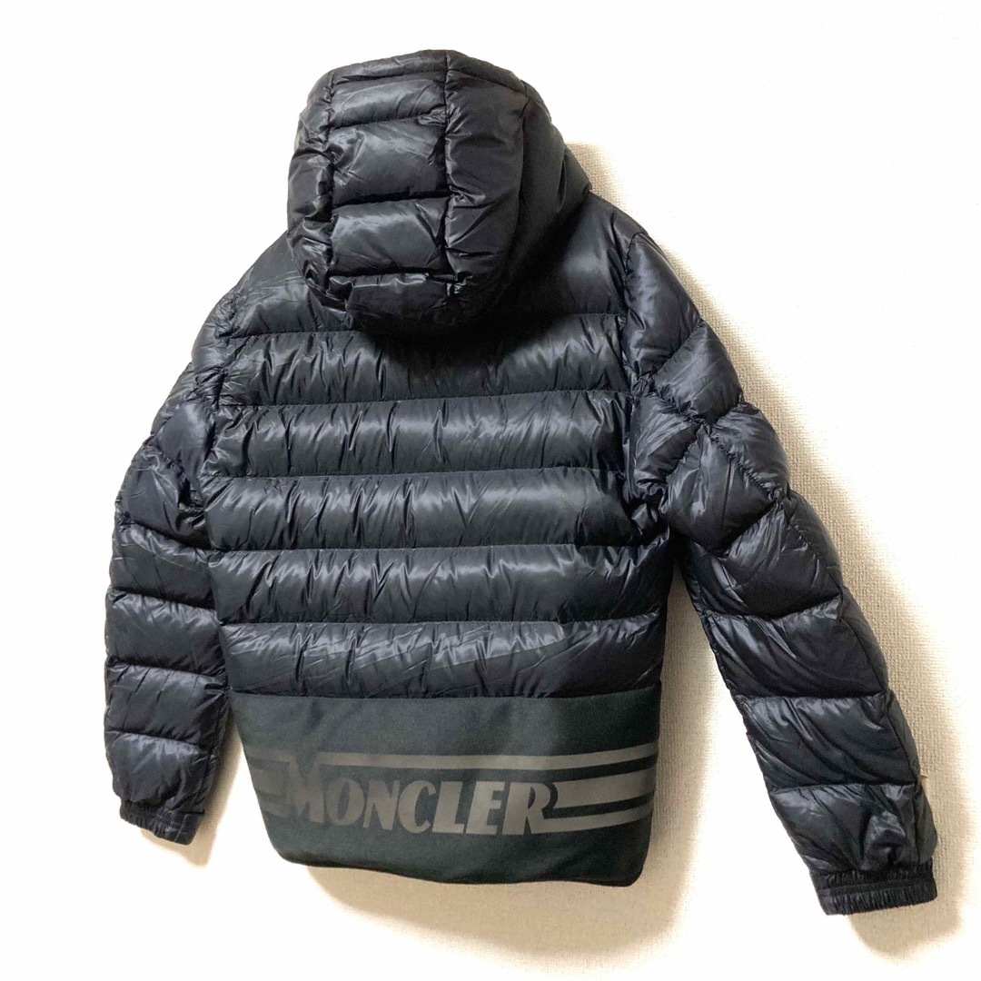 MONCLER(モンクレール)の【超美品】MONCLER モンクレール　ヴェルテ　ダウンジャケット　1 黒 メンズのジャケット/アウター(ダウンジャケット)の商品写真