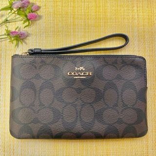 コーチ(COACH)の【新品未使用】コーチ　coach ポーチ　ダークブラウン(ポーチ)