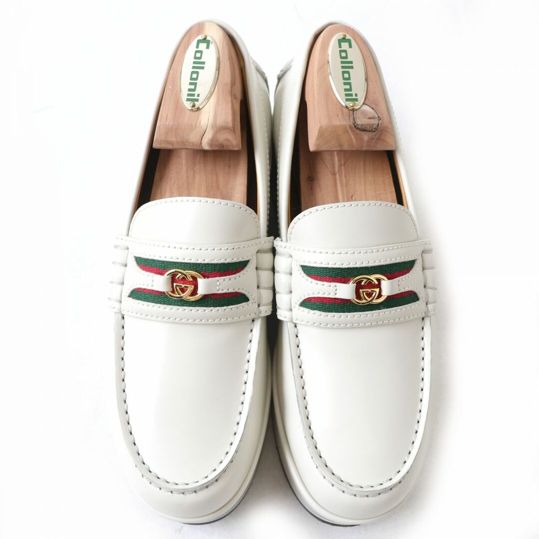 Gucci(グッチ)の極美品△イタリア製 GUCCI グッチ 658920 ウェブライン GG金具 厚底 レザー ローファー レディース 35 アイボリー×ゴールド金具 箱・袋付 レディースの靴/シューズ(ローファー/革靴)の商品写真