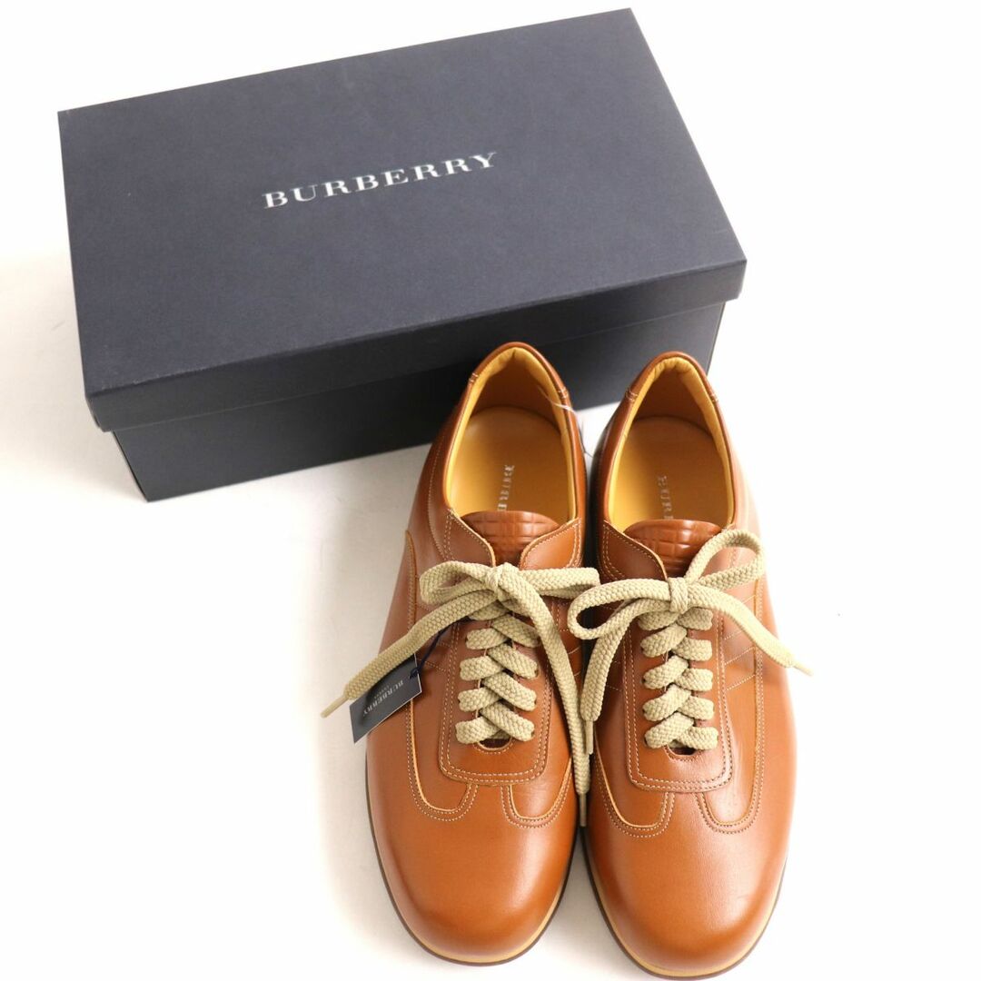 BURBERRY(バーバリー)の未使用品▼BURBERRY バーバリー BU1340 エンボスチェック柄使い レザースニーカー キャメル 24 1/2 EEE メンズ 箱・タグ付き メンズの靴/シューズ(スニーカー)の商品写真