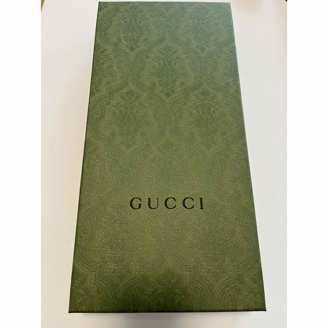 Gucci(グッチ)の新品未使用　GUCCI ネックボウ　フローラプリント　スカーフ レディースのファッション小物(バンダナ/スカーフ)の商品写真