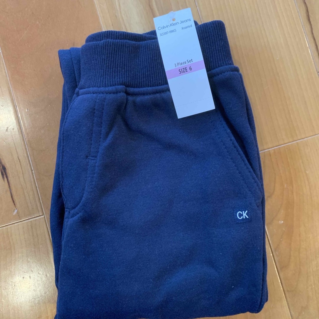 Calvin Klein(カルバンクライン)のカルバンクライン　CK スウェット　パンツ　ズボン　6 120 キッズ/ベビー/マタニティのキッズ服男の子用(90cm~)(パンツ/スパッツ)の商品写真