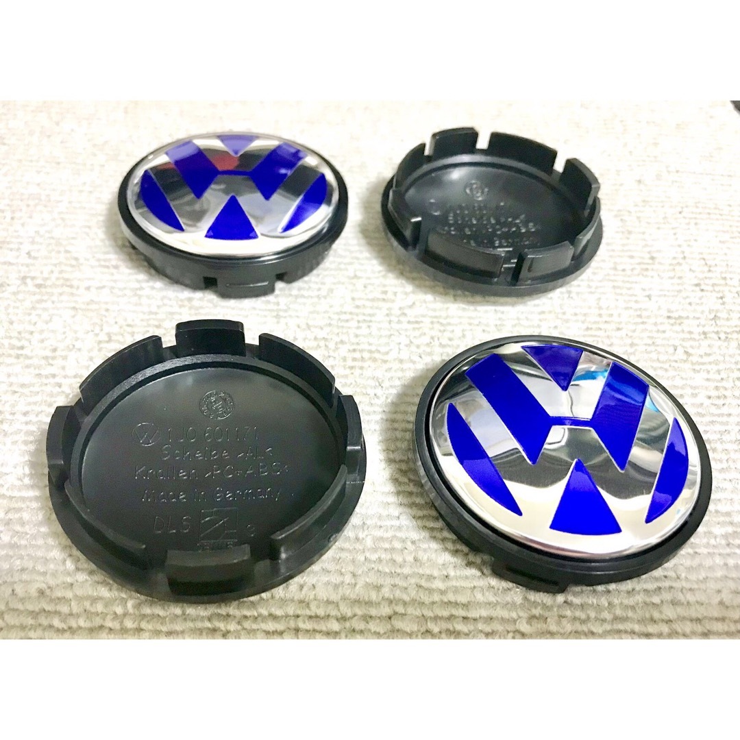 Volkswagen(フォルクスワーゲン)のフォルクスワーゲン ホイールセンターキャップ 69mm ブルー 青　ハブキャップ 自動車/バイクの自動車(車外アクセサリ)の商品写真