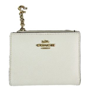 コーチ(COACH)のCOACH 二つ折り財布 シグネチャー PVC レザー Cチャーム ホワイト(財布)