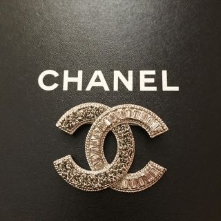 シャネル(CHANEL)のCHANEL☺︎ブローチ(ブローチ/コサージュ)