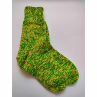 手編み靴下　23㎝～25㎝　グリーンイエロー混合(レッグウェア)