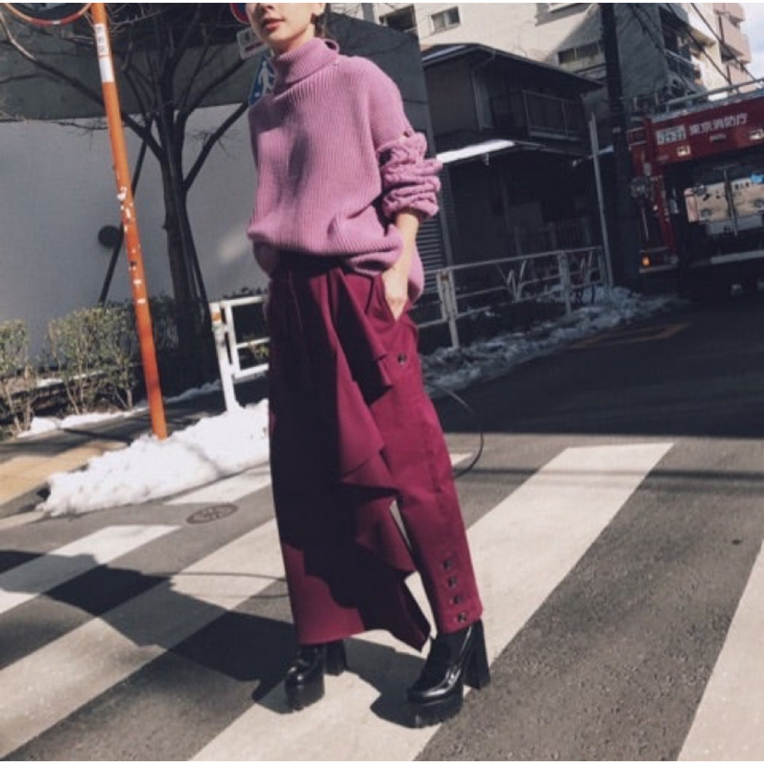 Ameri VINTAGE(アメリヴィンテージ)の新品☆【AMERI】FLARE RUFFLE CHINO PANTS S  紫 レディースのパンツ(カジュアルパンツ)の商品写真