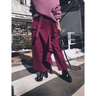 アメリヴィンテージ(Ameri VINTAGE)の新品☆【AMERI】FLARE RUFFLE CHINO PANTS S  紫(カジュアルパンツ)