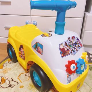 トイストーリー(トイ・ストーリー)のトイストーリー 🧸 ライドオンカー 手押し車 ディズニー 美品(電車のおもちゃ/車)