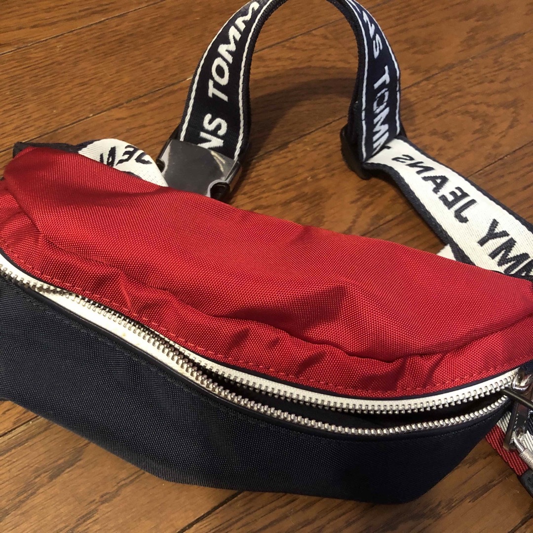 TOMMY HILFIGER(トミーヒルフィガー)のトミー　ウエストポーチ　 メンズのバッグ(ボディーバッグ)の商品写真