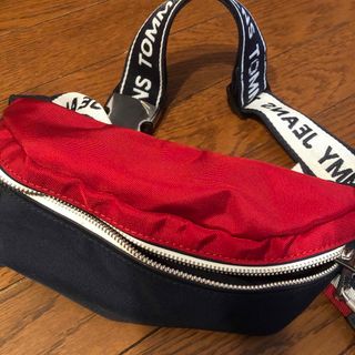 トミーヒルフィガー(TOMMY HILFIGER)のトミー　ウエストポーチ　(ボディーバッグ)