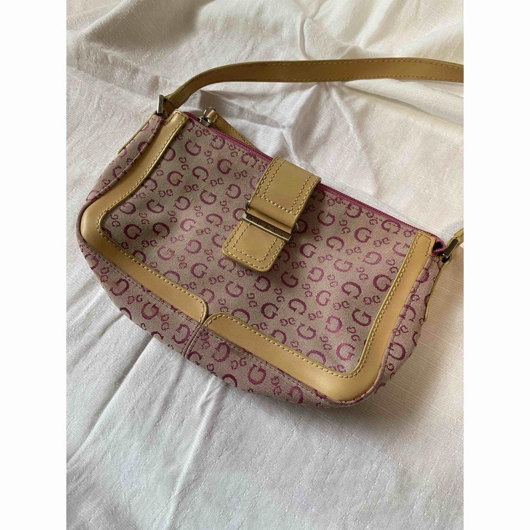 GUESS(ゲス)のVintage guess pink shoulder bag レディースのバッグ(ショルダーバッグ)の商品写真