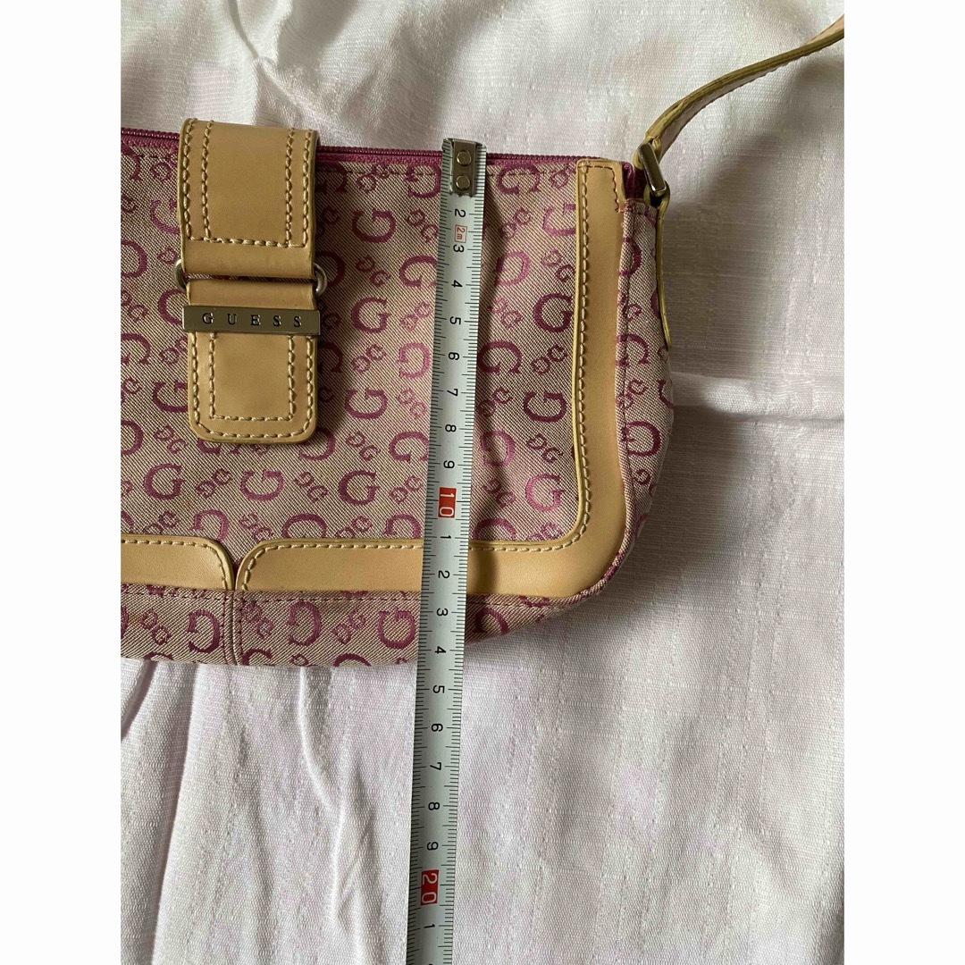 GUESS(ゲス)のVintage guess pink shoulder bag レディースのバッグ(ショルダーバッグ)の商品写真