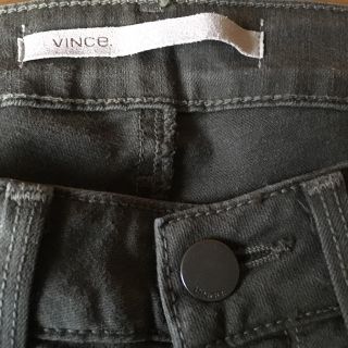 ビンス(Vince)のVINCE スキニー オリーブ色 パンツ  25(スキニーパンツ)