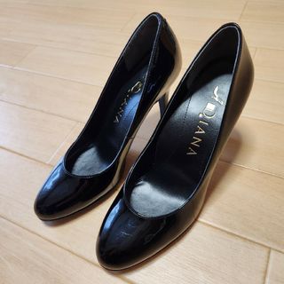 ダイアナ(DIANA)の【極美品】DIANA ダイアナ　エナメル　パンプス　22.5(ハイヒール/パンプス)